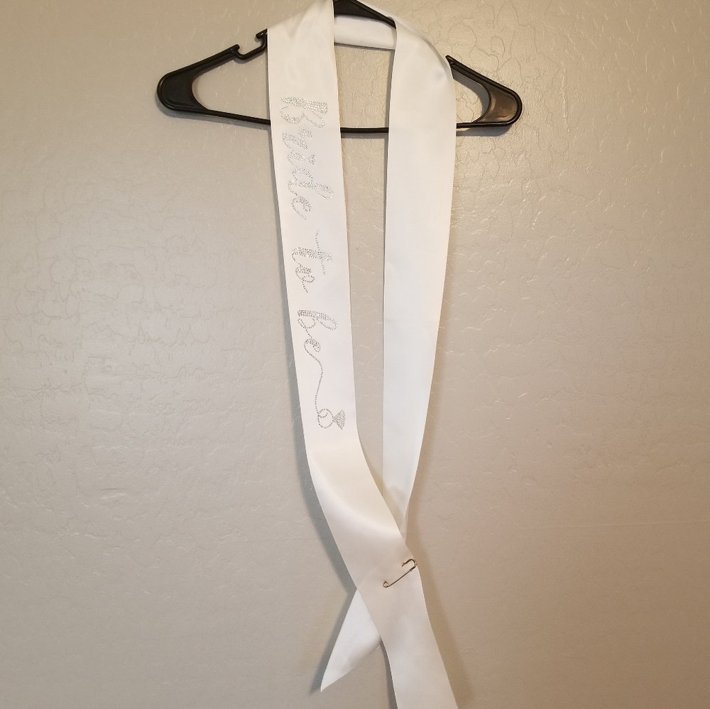 Silver Bride to Be Sash